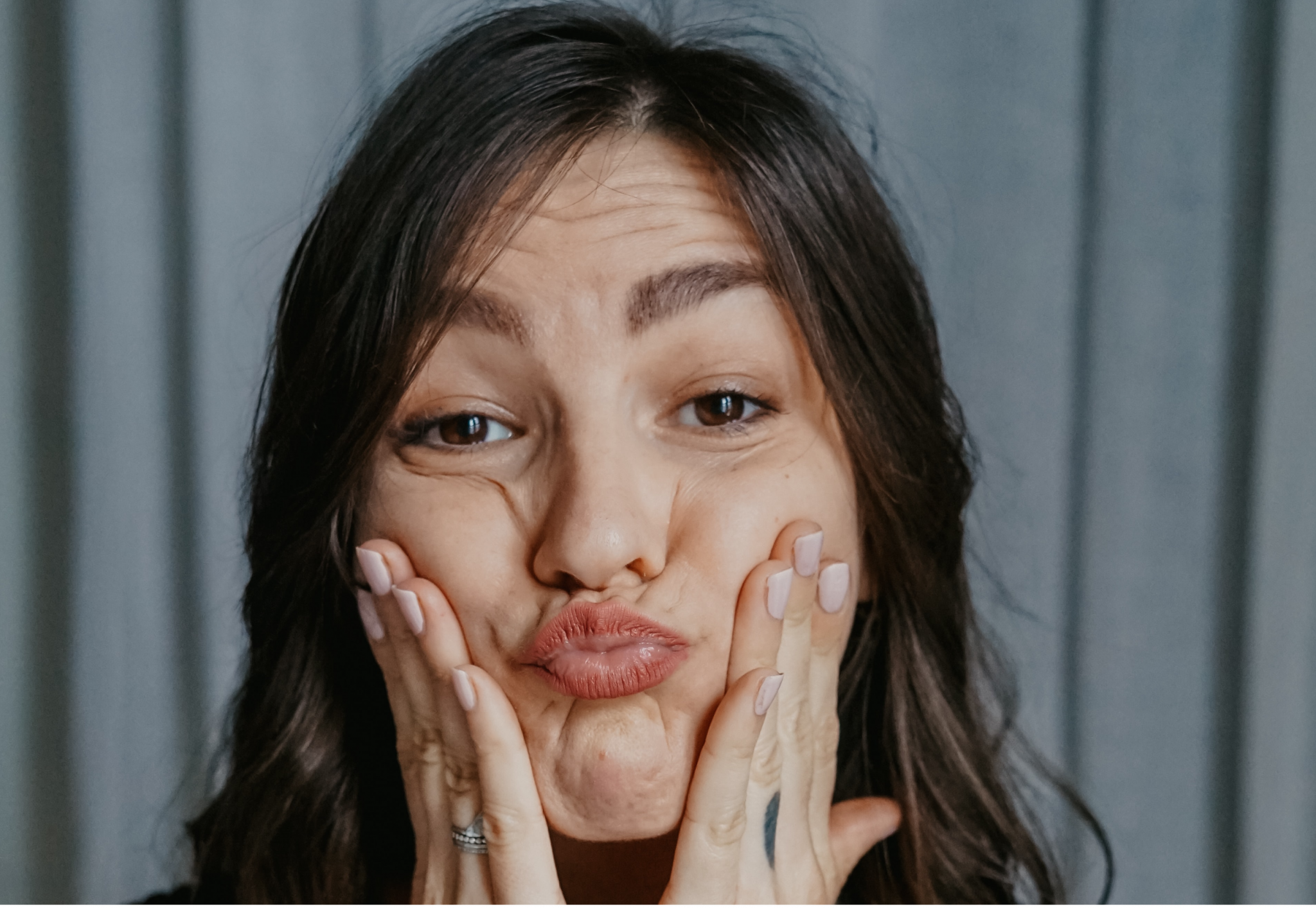 FACE RESET BANDS LA TECNOLOGÍA DEL KINESIOTAPE APLICADA AL ROSTRO